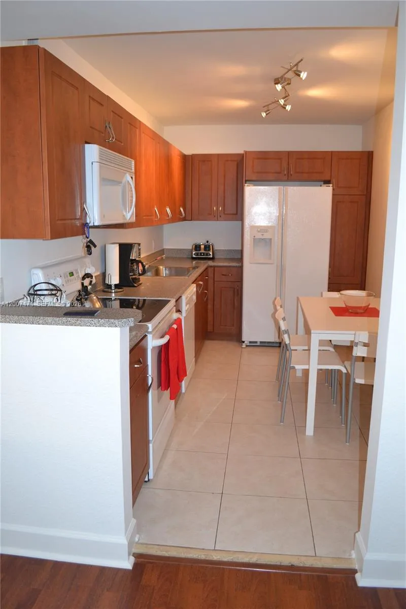 401 69th St # 1013, Miami Beach, FL 33141 photo 5