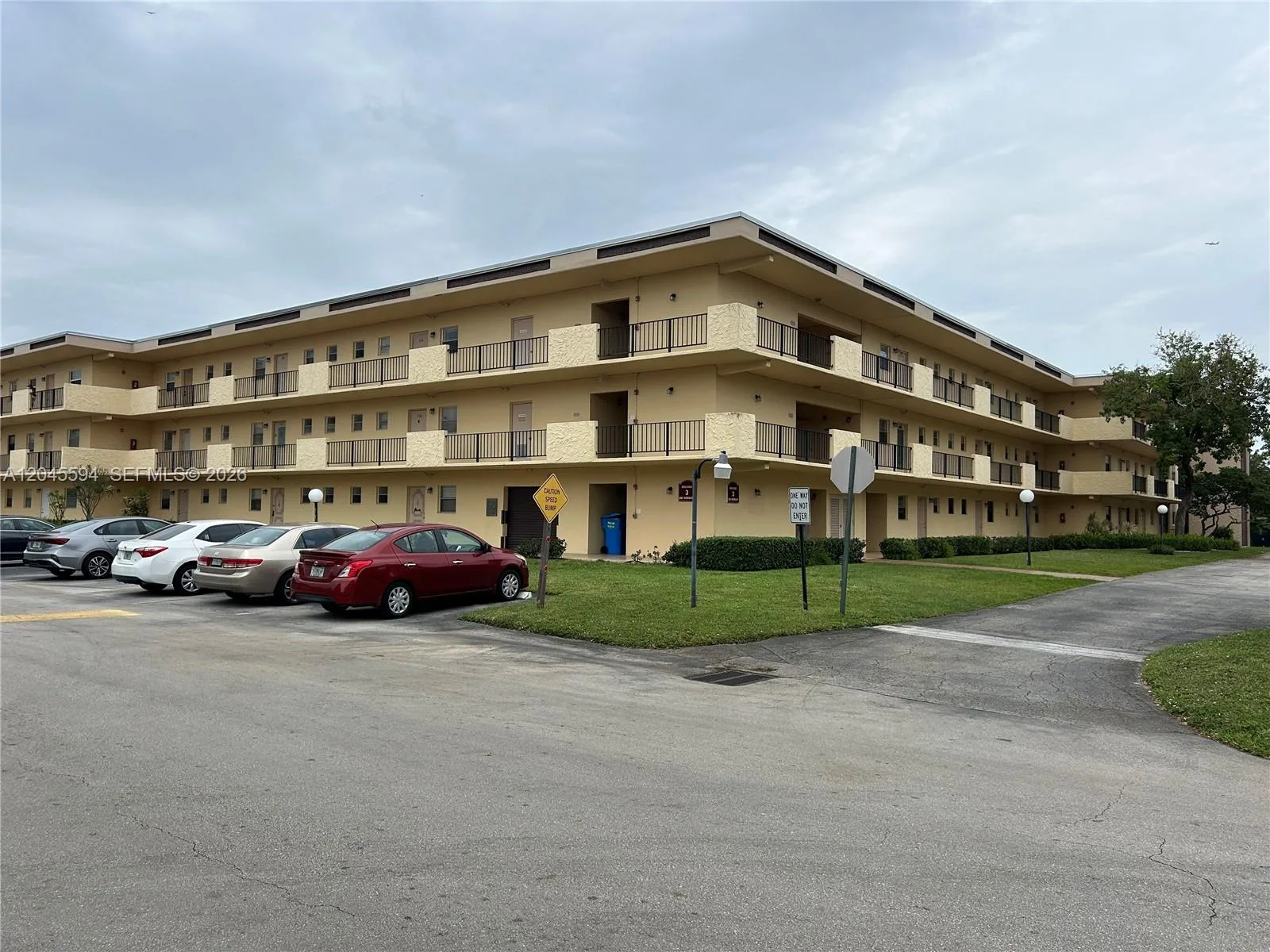 201 Berkley Rd # 104, Hollywood, FL 33024