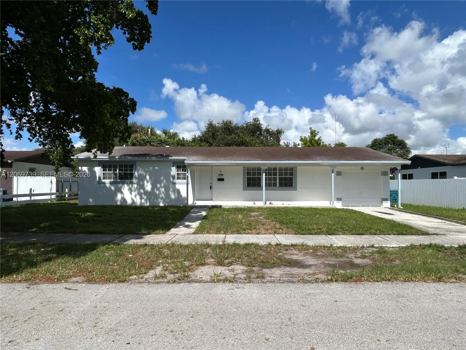 19600 NE 1st Pl # 19600, Miami, FL 33179 — zdjęcie 2