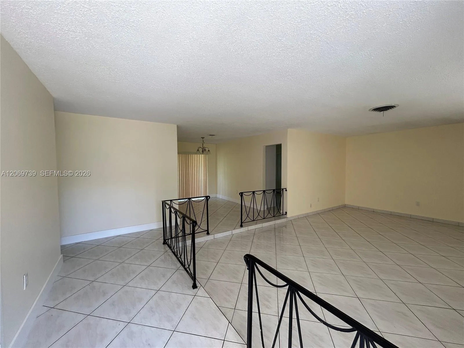19600 NE 1st Pl # 19600, Miami, FL 33179 — zdjęcie 4