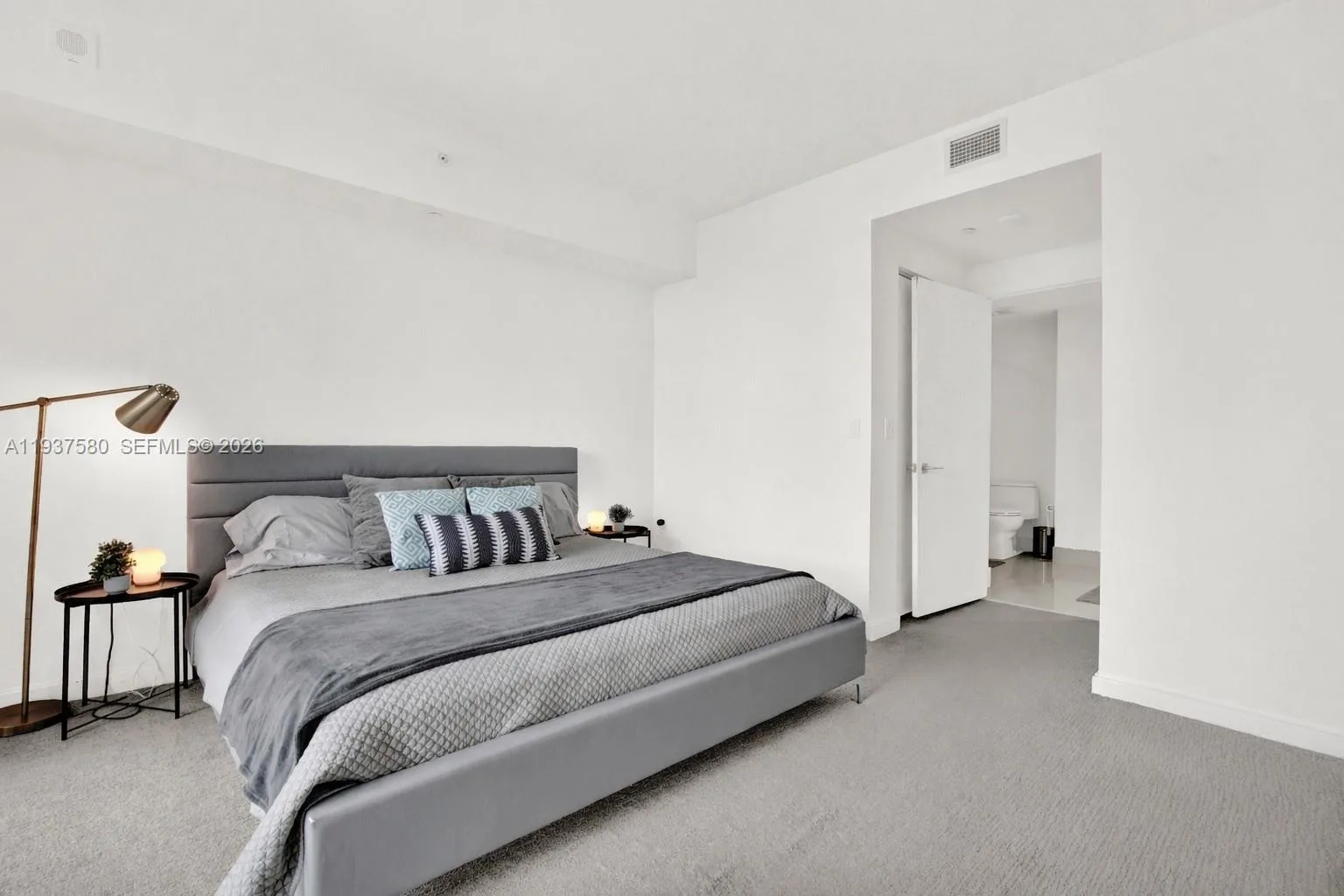 45 SW 9th St # 1609, Miami, FL 33130 photo 9