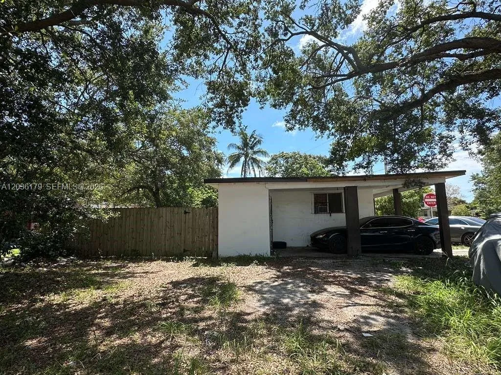 545 NW 81st St, Miami, FL 33150 photo 7