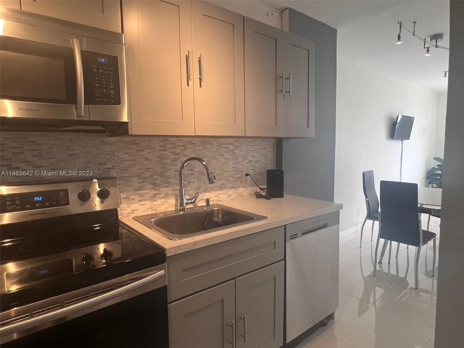 100 Lincoln Rd # 501, Miami Beach, FL 33139 photo 2