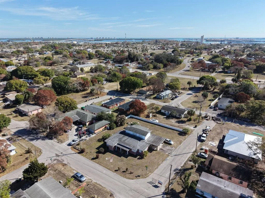 802 N 15th Street, Fort Pierce, FL 34950 photo 6