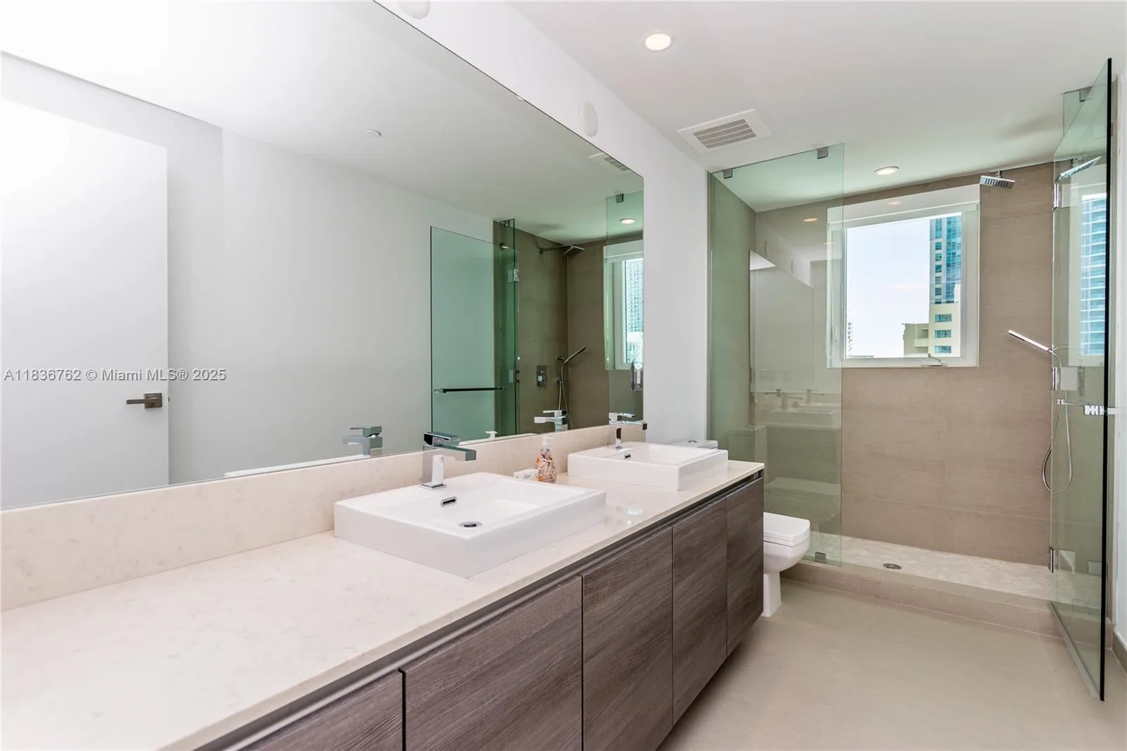 1080 Brickell Ave # 1708, Miami, FL 33131 photo 12