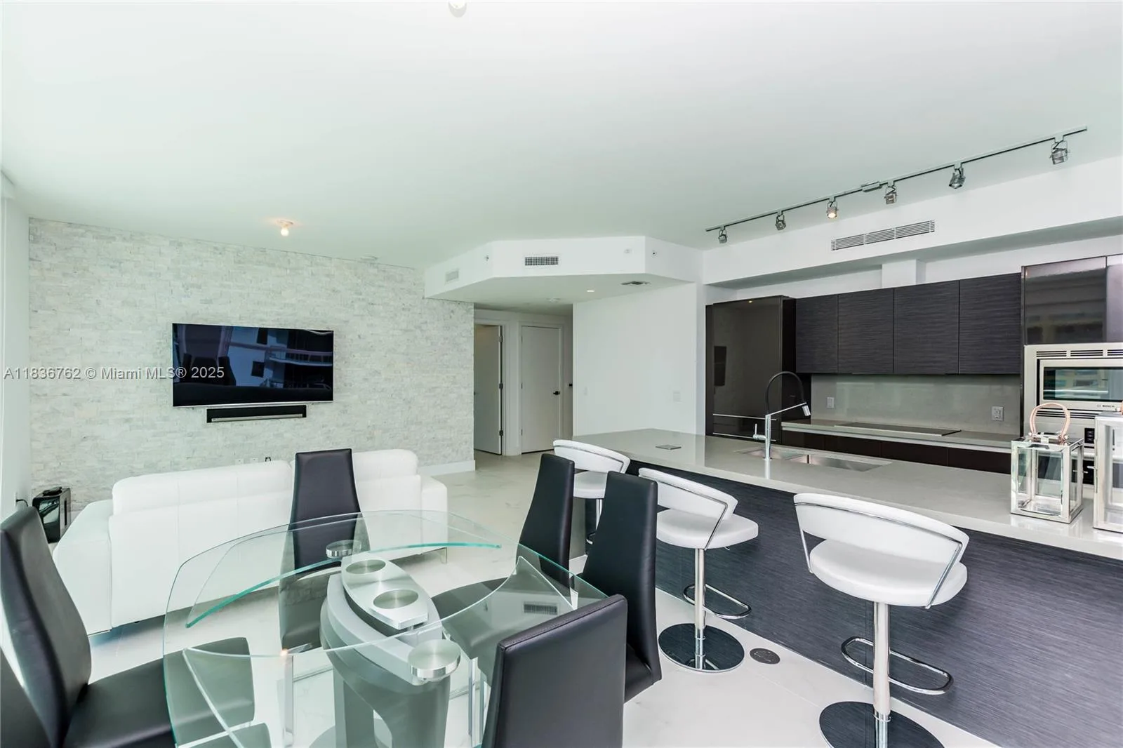 1080 Brickell Ave # 1708, Miami, FL 33131 photo 8