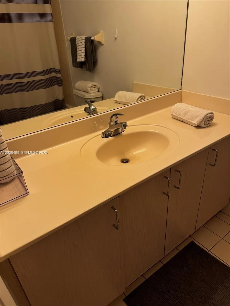 185 SE 14th Ter # 1812, Miami, FL 33131 photo 4