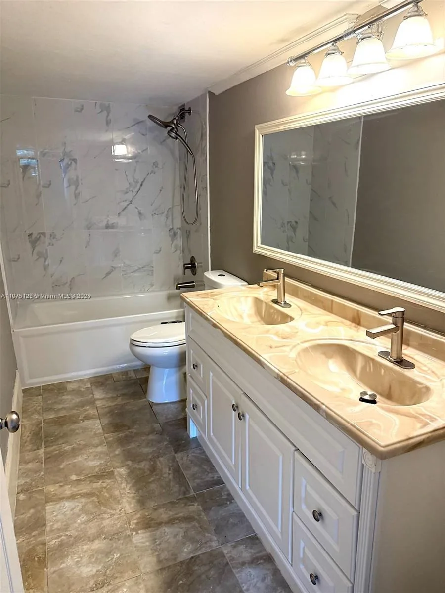 2780 NE 183rd St # 301, Aventura, FL 33160 photo 13