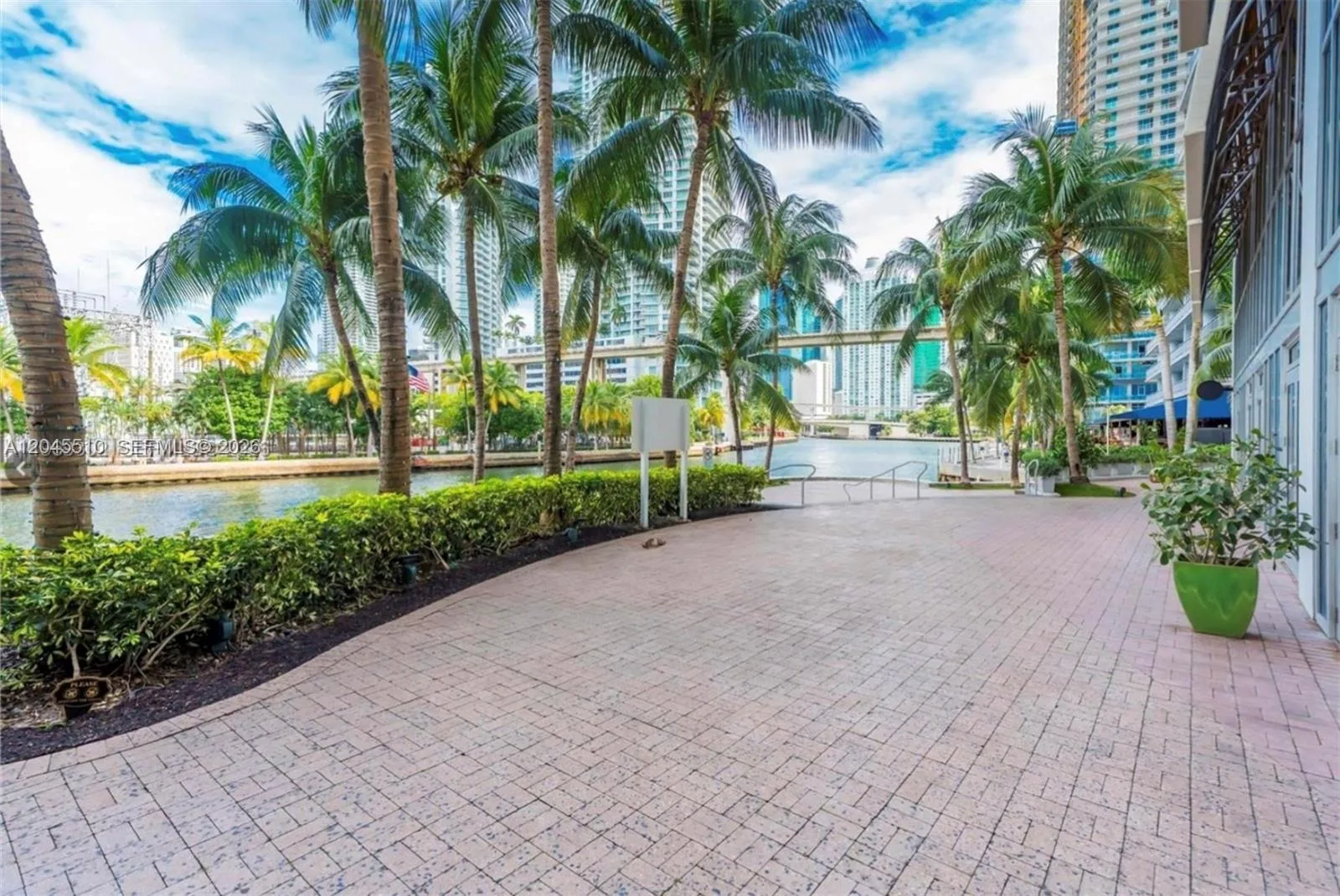 175 SW 7th St # 1212, Miami, FL 33130 photo 7