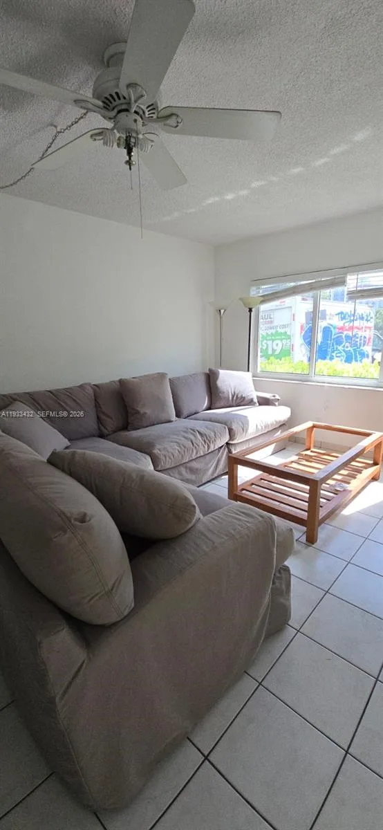1001 SE 16th St # 1, Fort Lauderdale, FL 33316