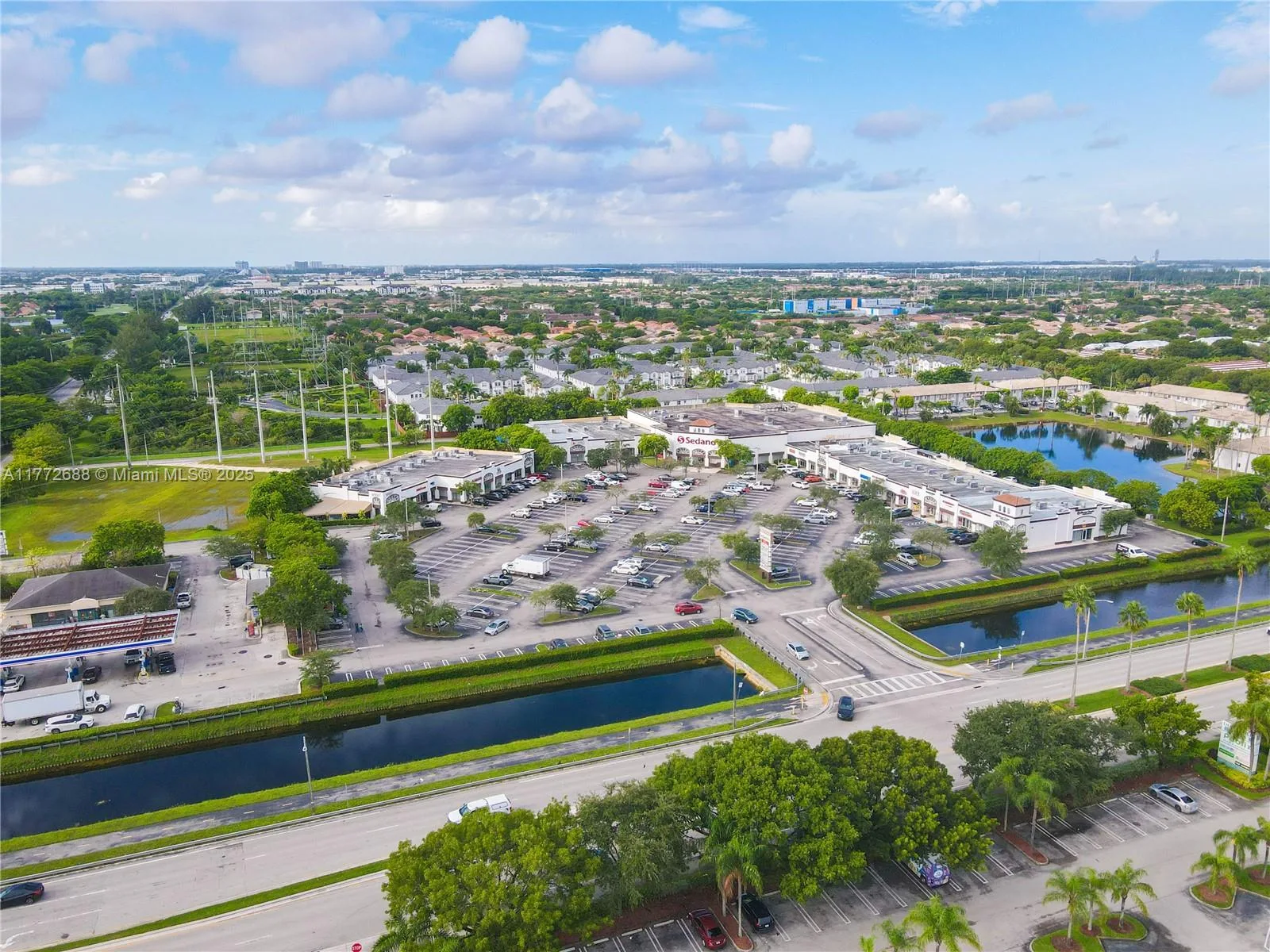 10750 NW 58th St, Doral, FL 33178 photo 2