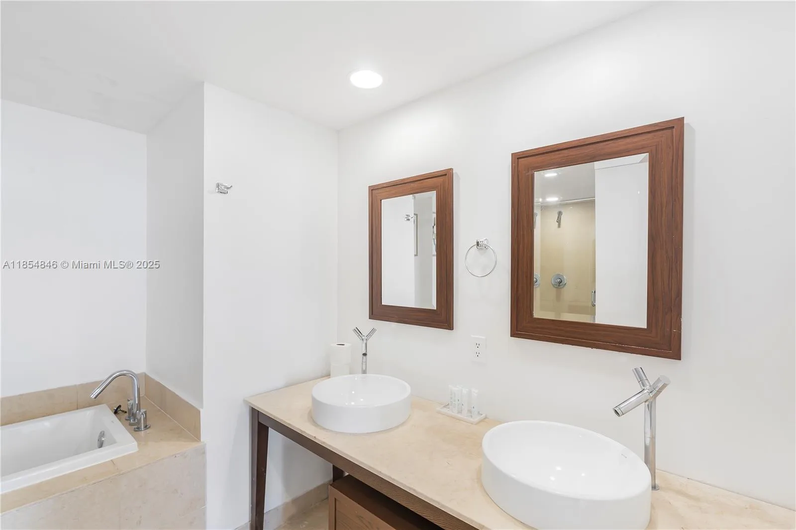 485 Brickell Ave # 4404, Miami, FL 33131 photo 9