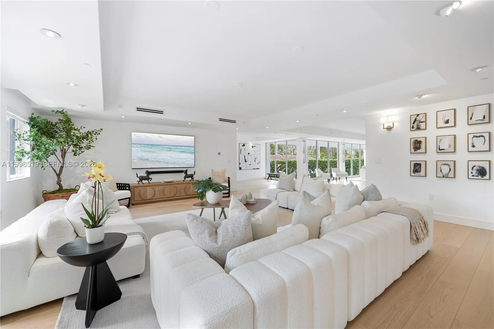 215 Palm Ave, Miami Beach, FL 33139 photo 2