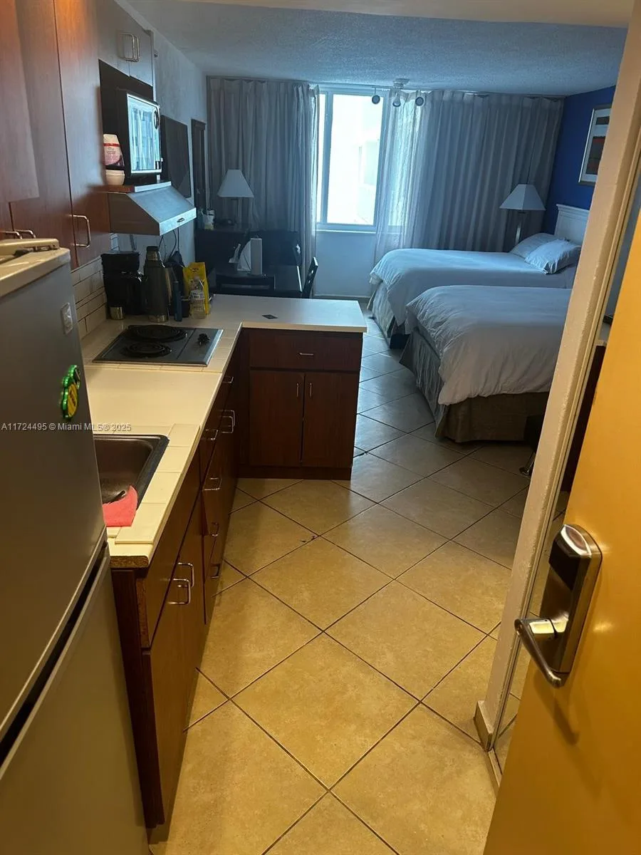 19201 Collins Ave # 701, Sunny Isles Beach, FL 33160 photo 2