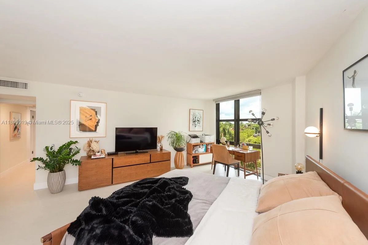 1121 Crandon Blvd # D402, Key Biscayne, FL 33149 photo 10