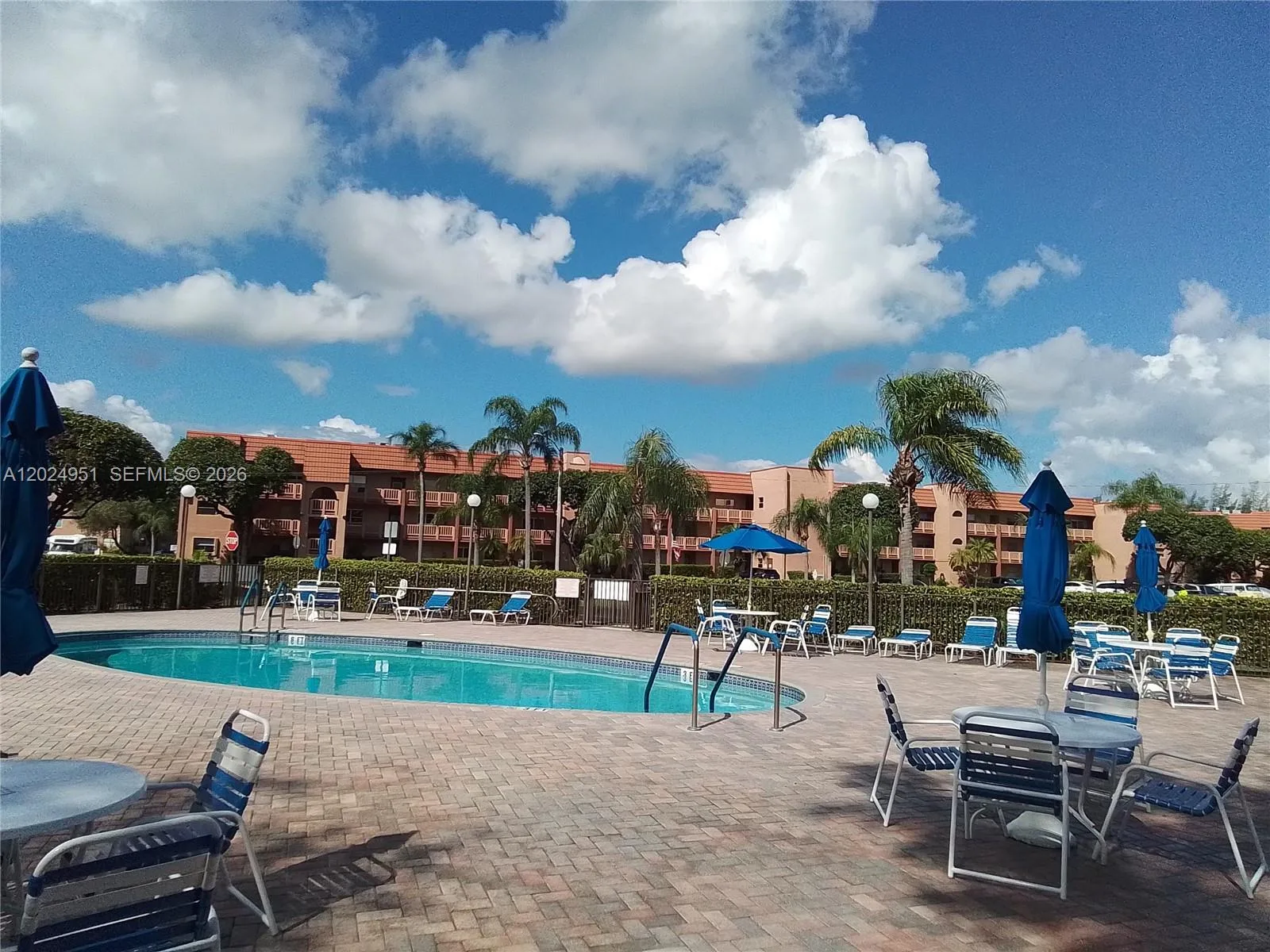 9581 Sunrise Lakes Blvd # 202, Sunrise, FL 33322