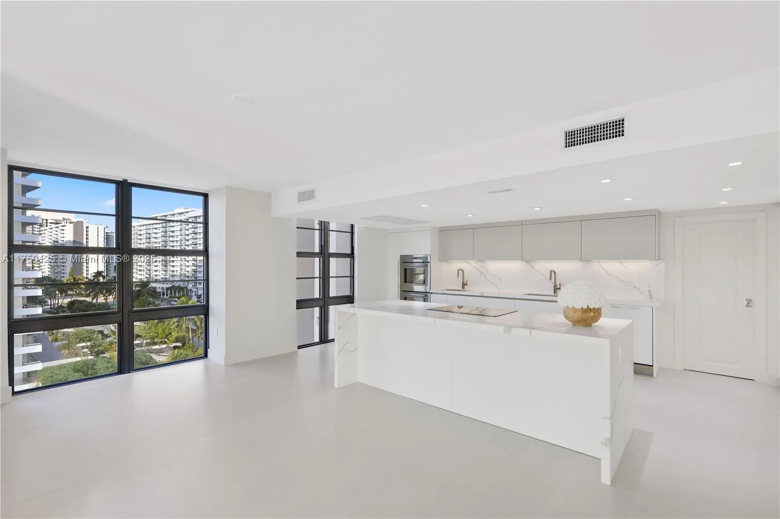 5500 Collins Ave # 802, Miami Beach, FL 33140 photo 4