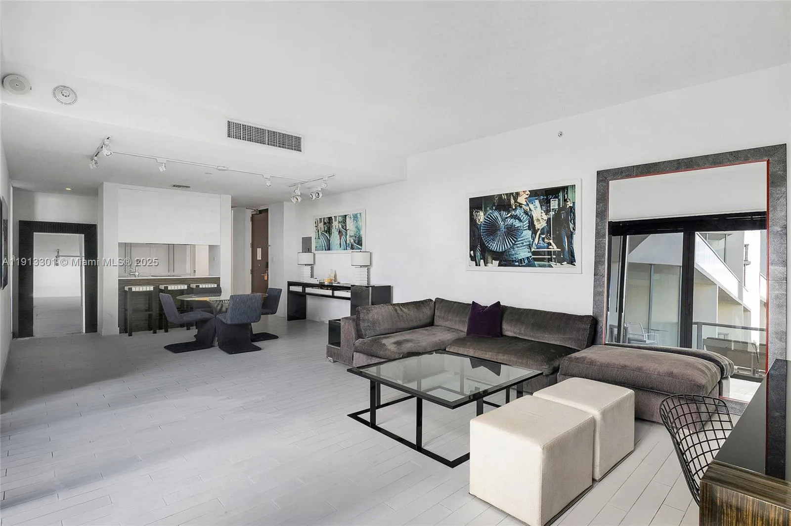 2201 Collins Ave # 431, Miami Beach, FL 33139