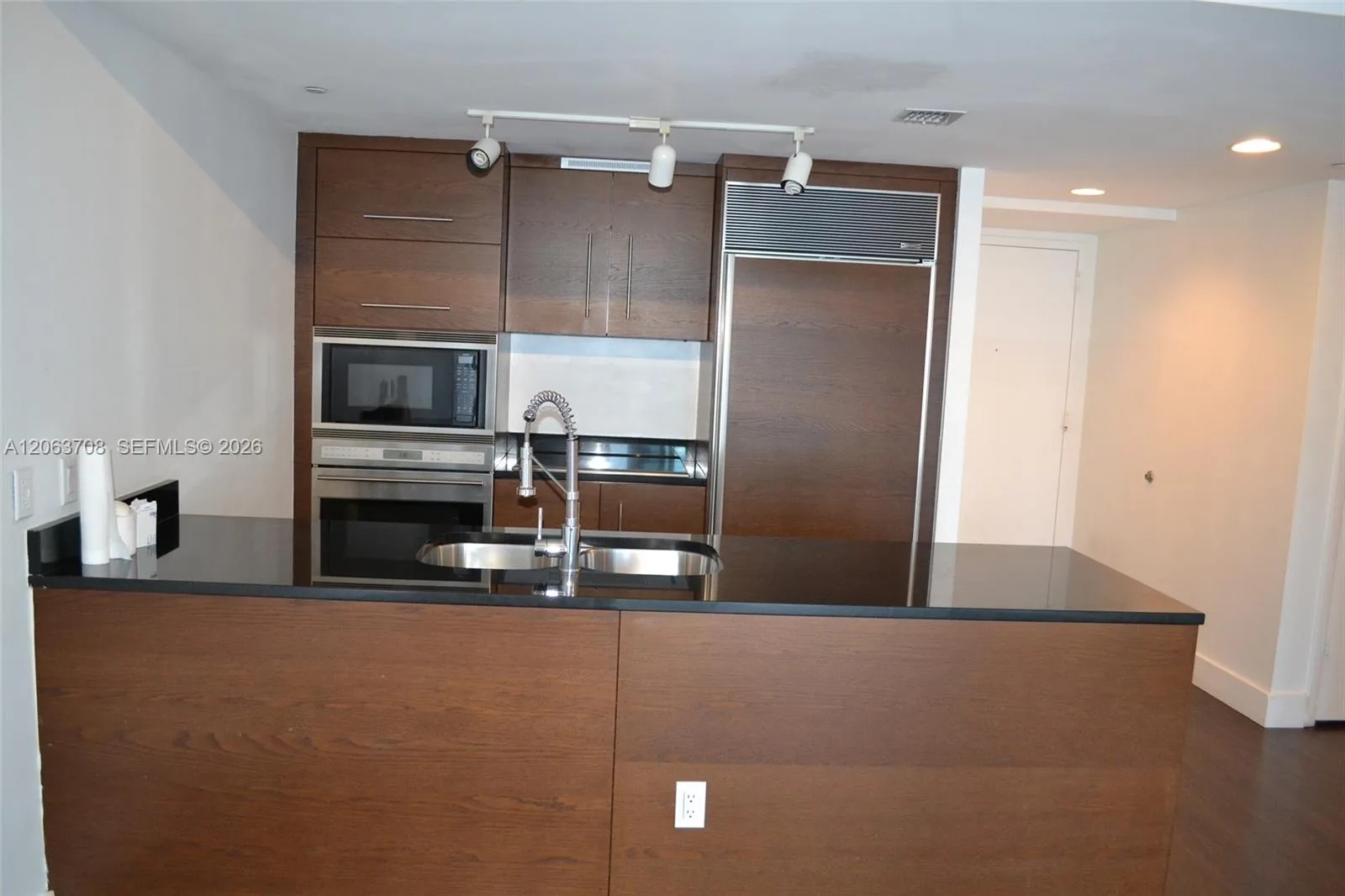 475 Brickell Ave # 1814, Miami, FL 33131 photo 6