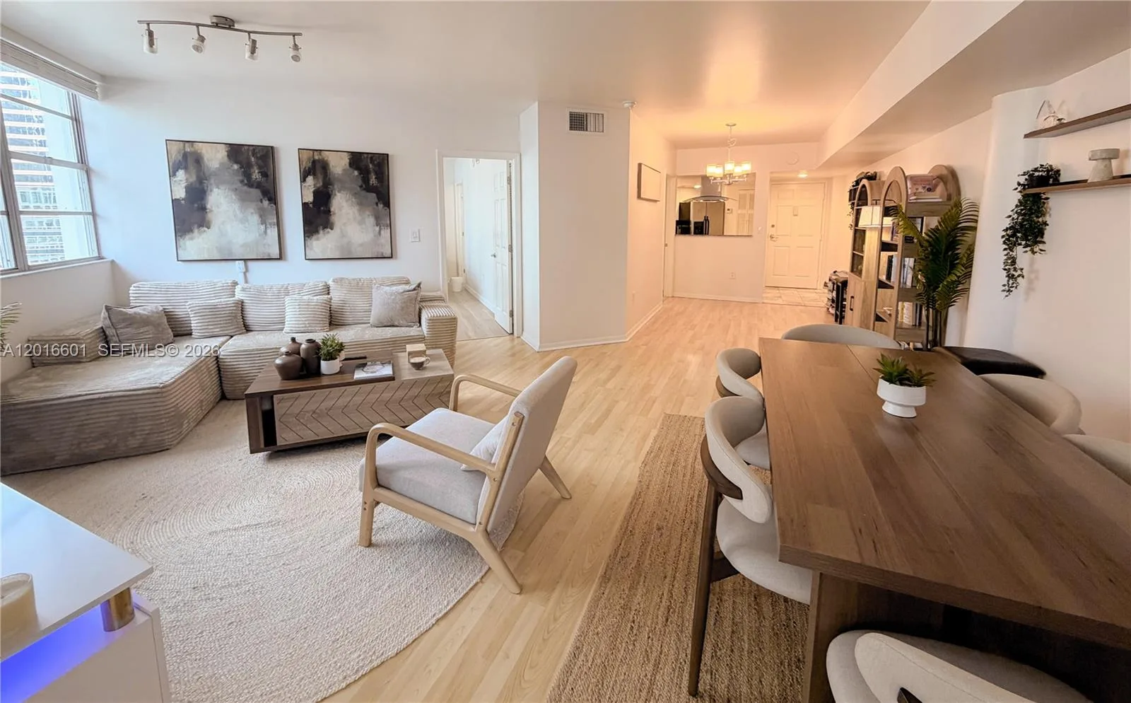 825 Brickell Bay Dr # 2050, Miami, FL 33131