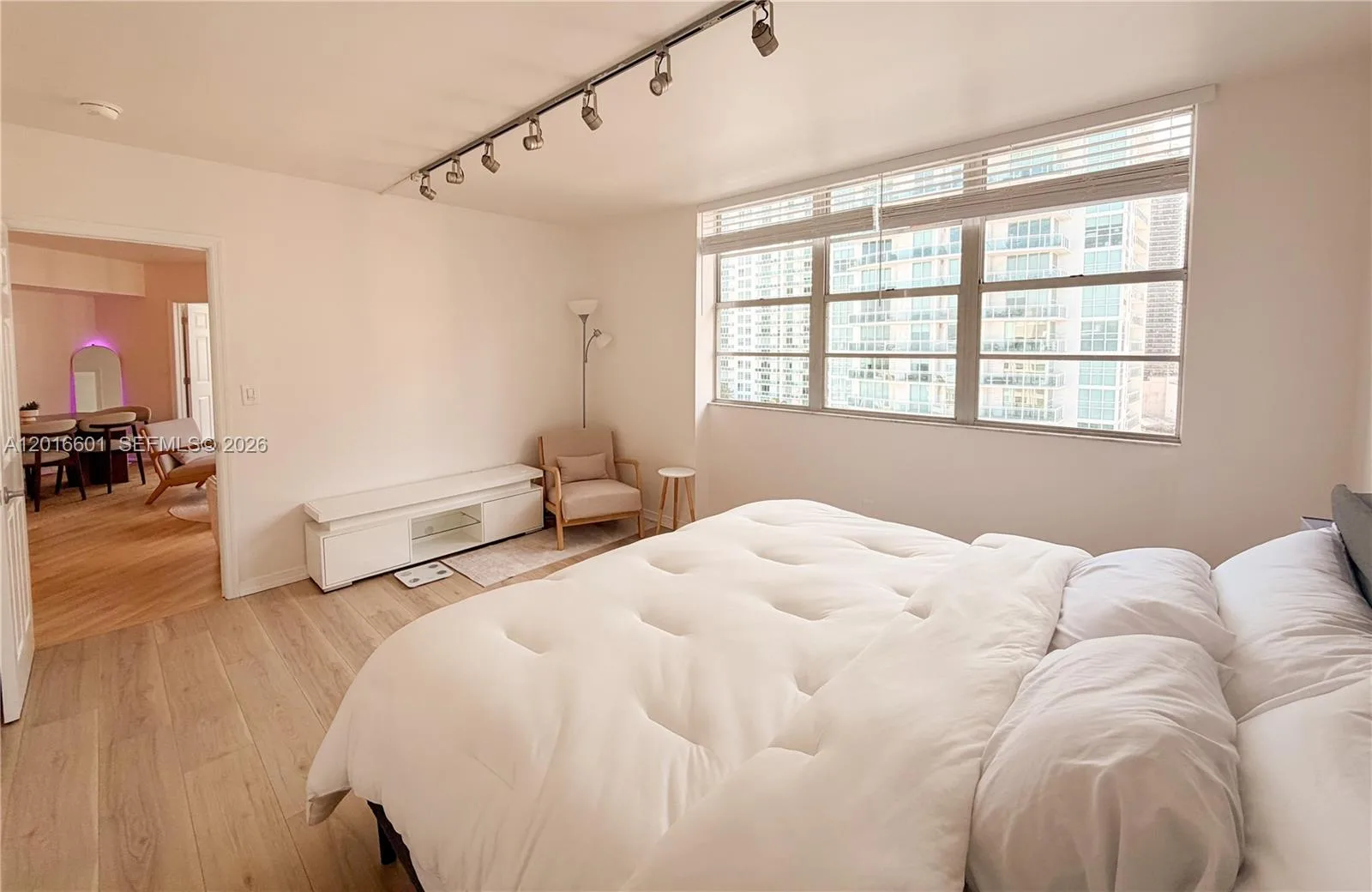 825 Brickell Bay Dr # 2050, Miami, FL 33131 photo 10