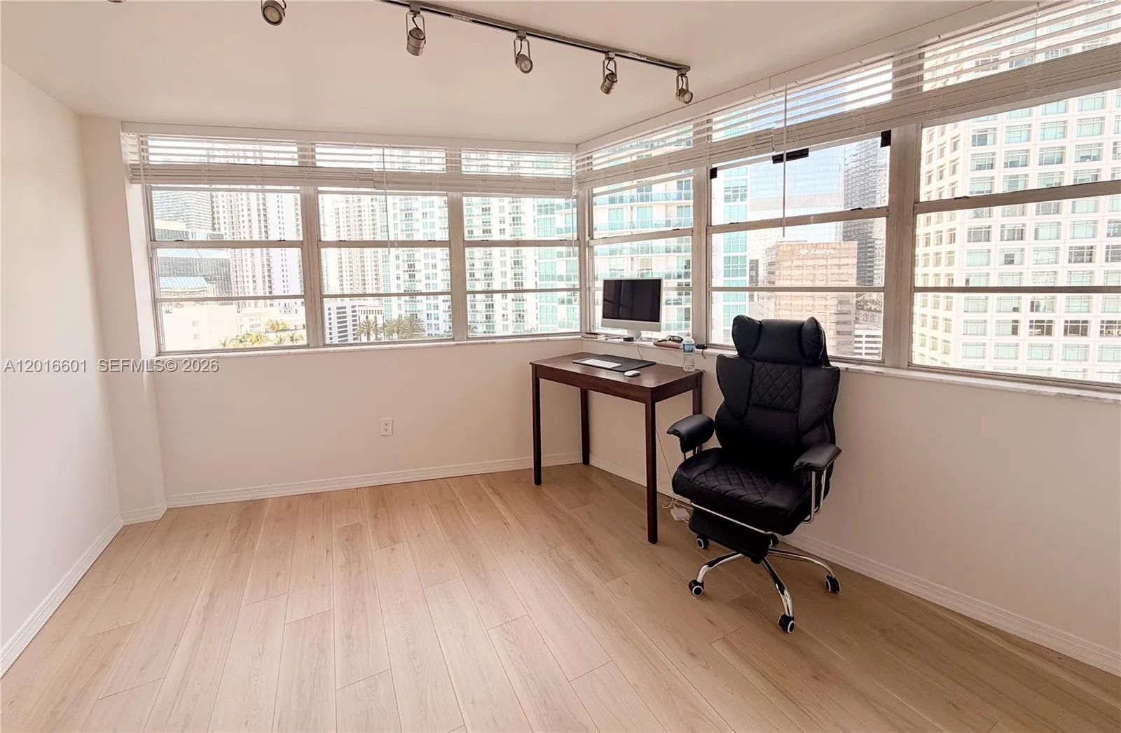 825 Brickell Bay Dr # 2050, Miami, FL 33131 photo 13