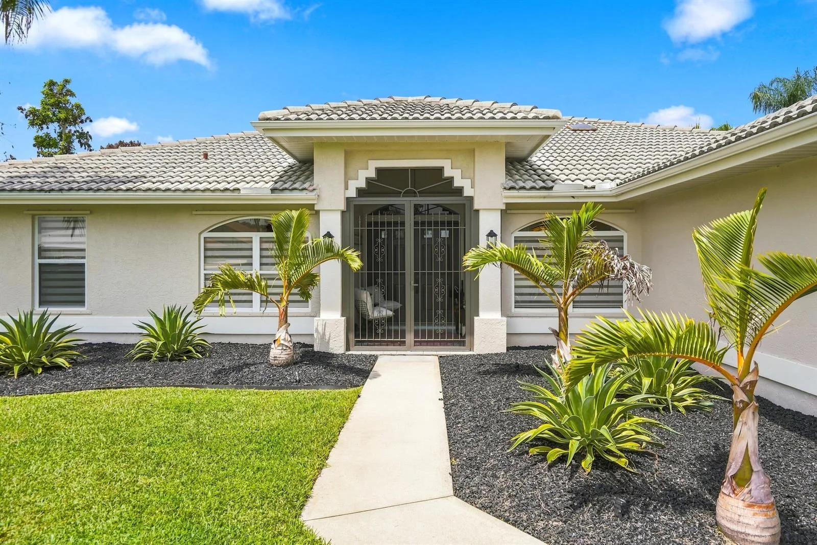 650 SE HIDDEN RIVER Drive, Port St. Lucie, FL 34983 photo 2