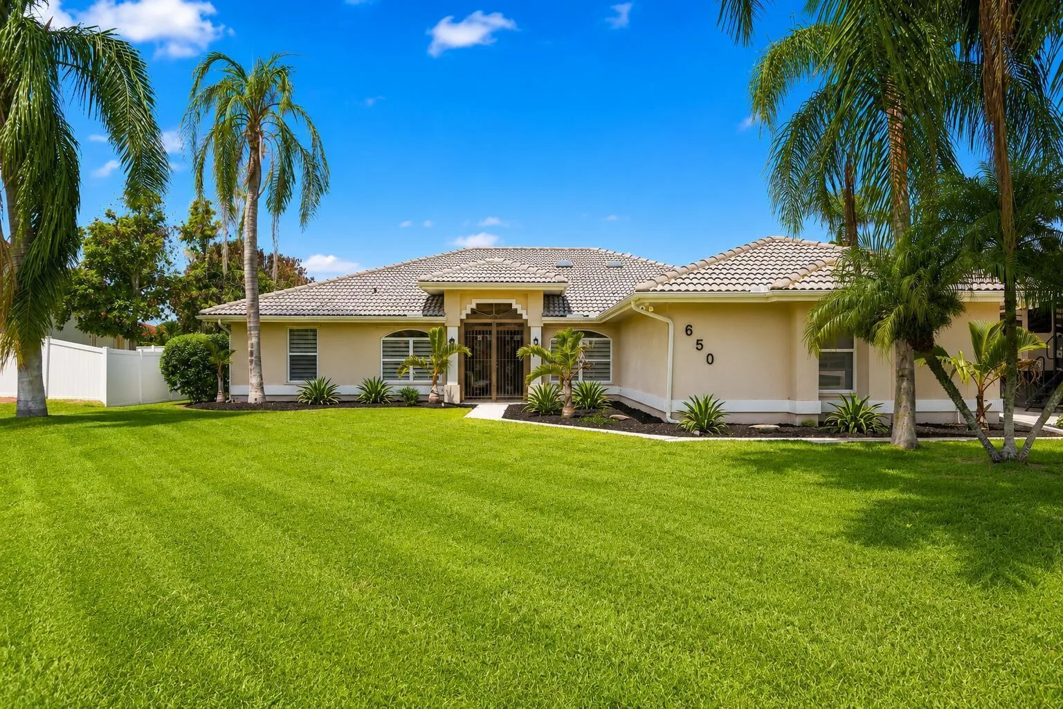 650 SE HIDDEN RIVER Drive, Port St. Lucie, FL 34983 photo 4