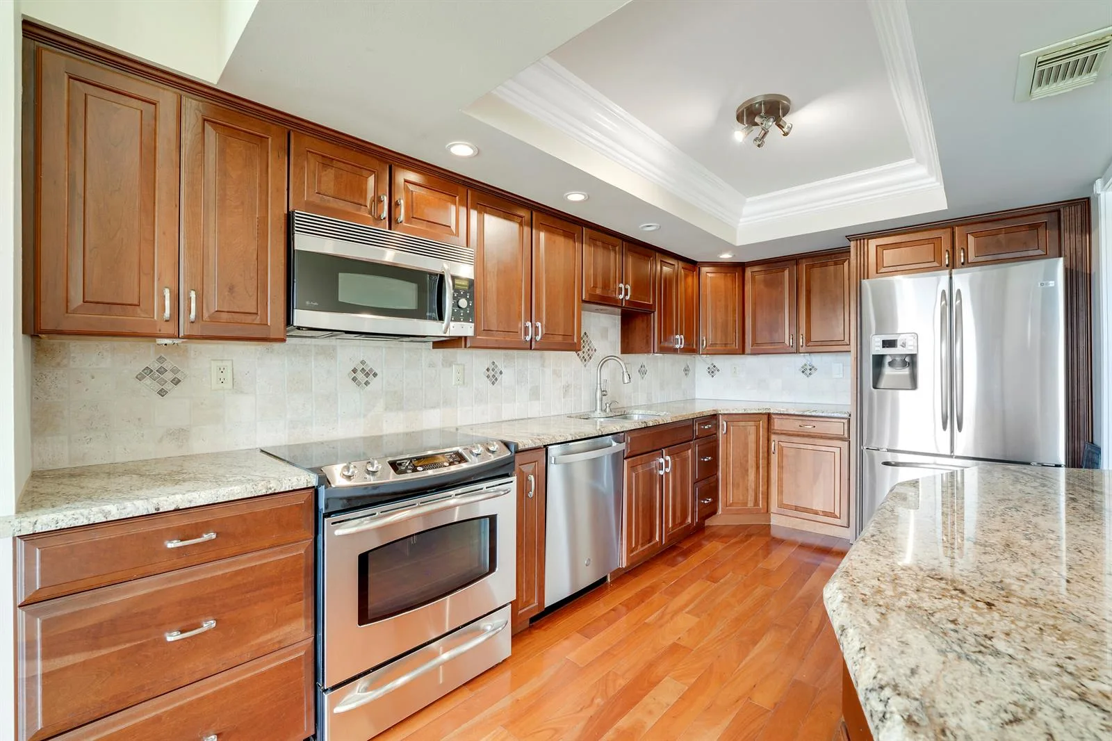 5344 Woodland Lakes Drive # 323, Palm Beach Gardens, FL 33418