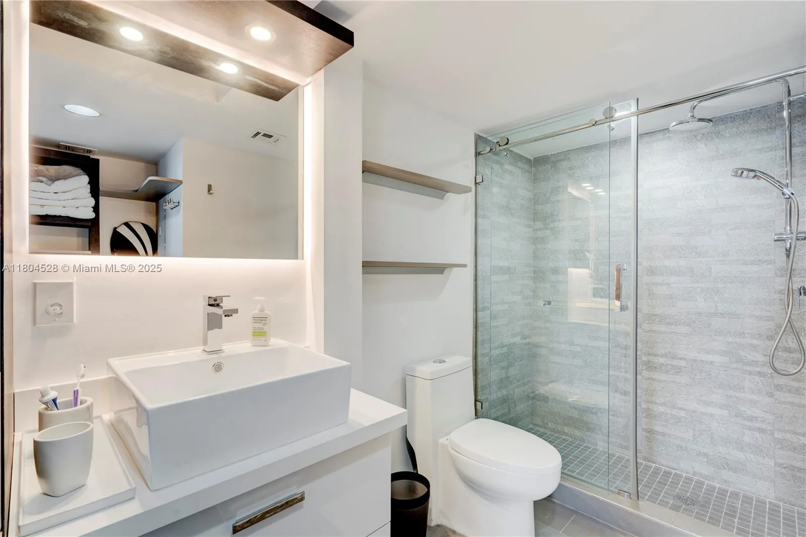 90 Alton Rd # 2010, Miami Beach, FL 33139 photo 13