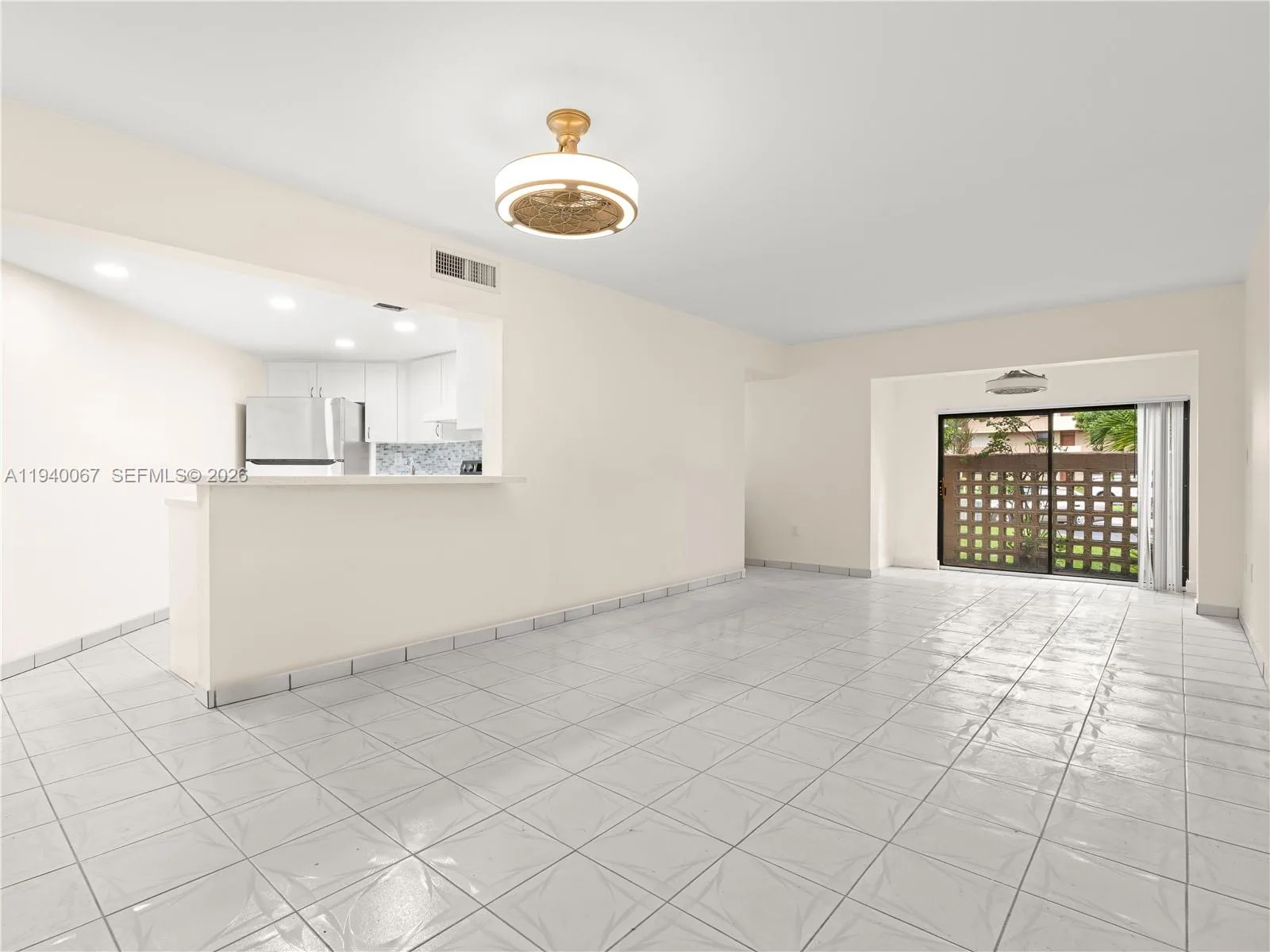 10249 NW 9th St Cir # 107-8, Miami, FL 33172 photo 2