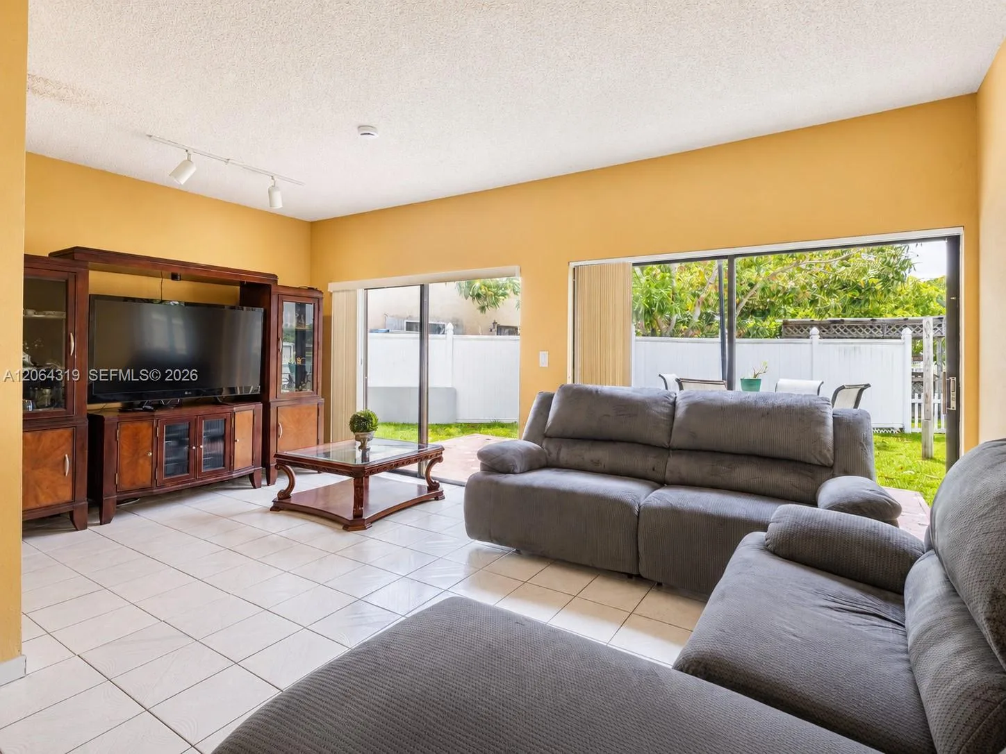 18772 NW 80th Ct, Hialeah, FL 33015 photo 11