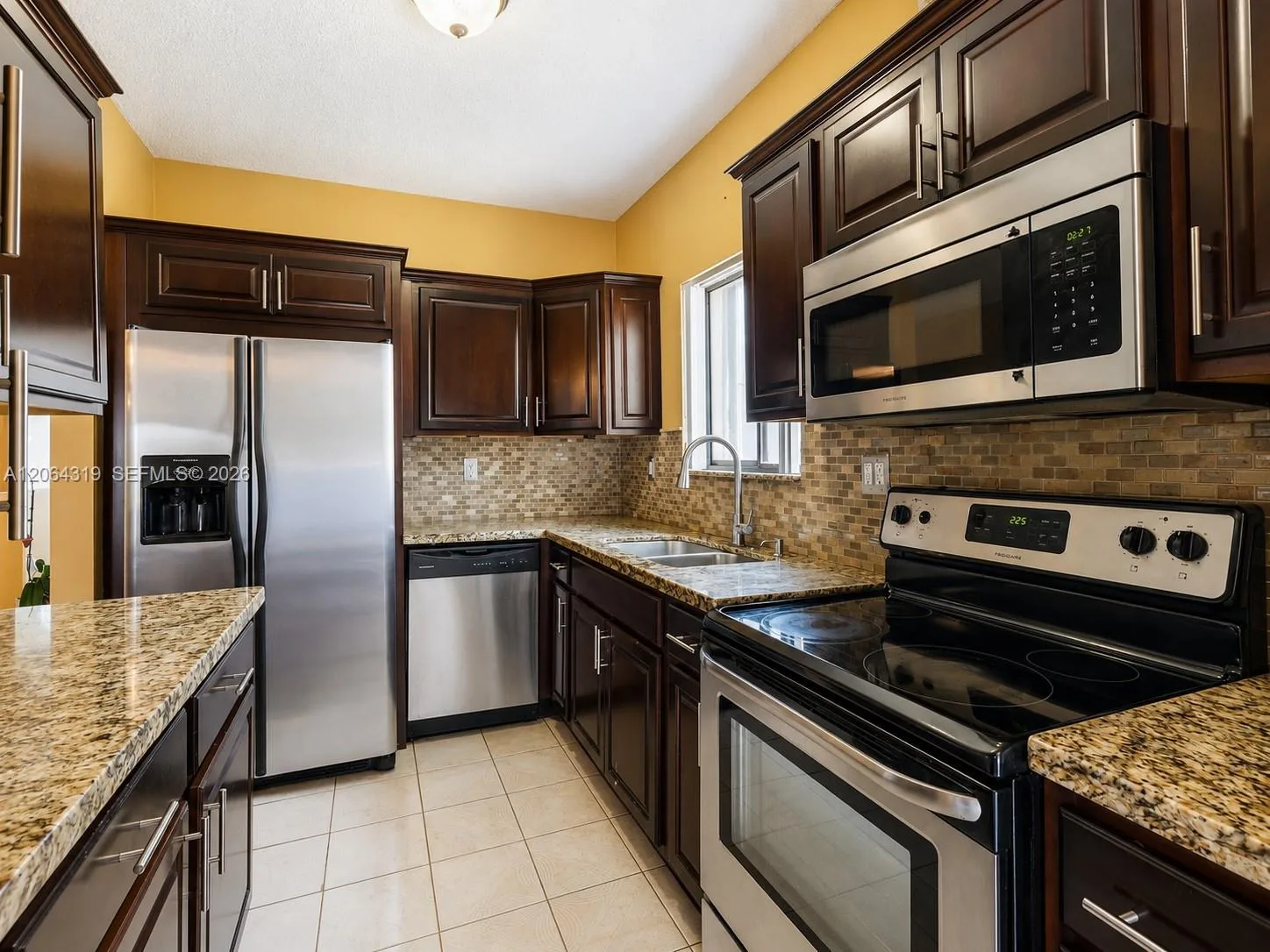 18772 NW 80th Ct, Hialeah, FL 33015 photo 8