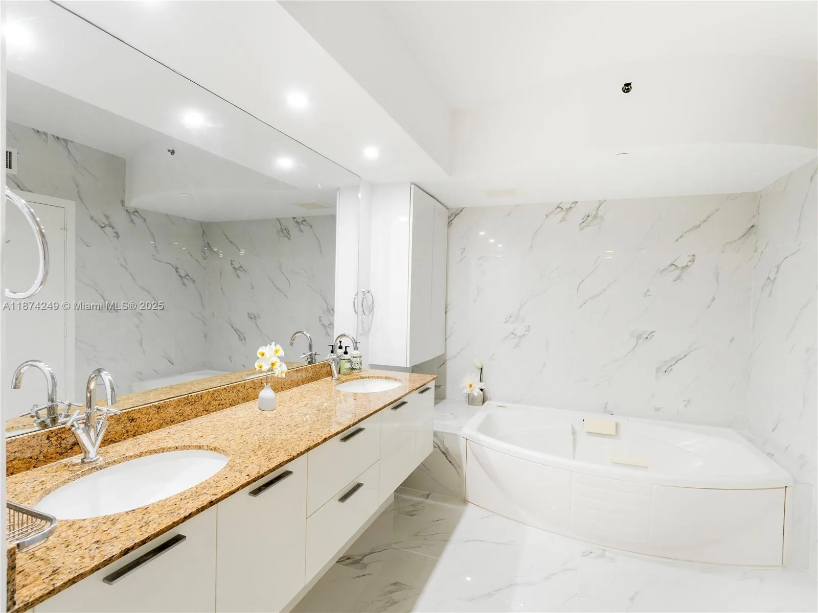 400 Alton Rd # 1104, Miami Beach, FL 33139 photo 12