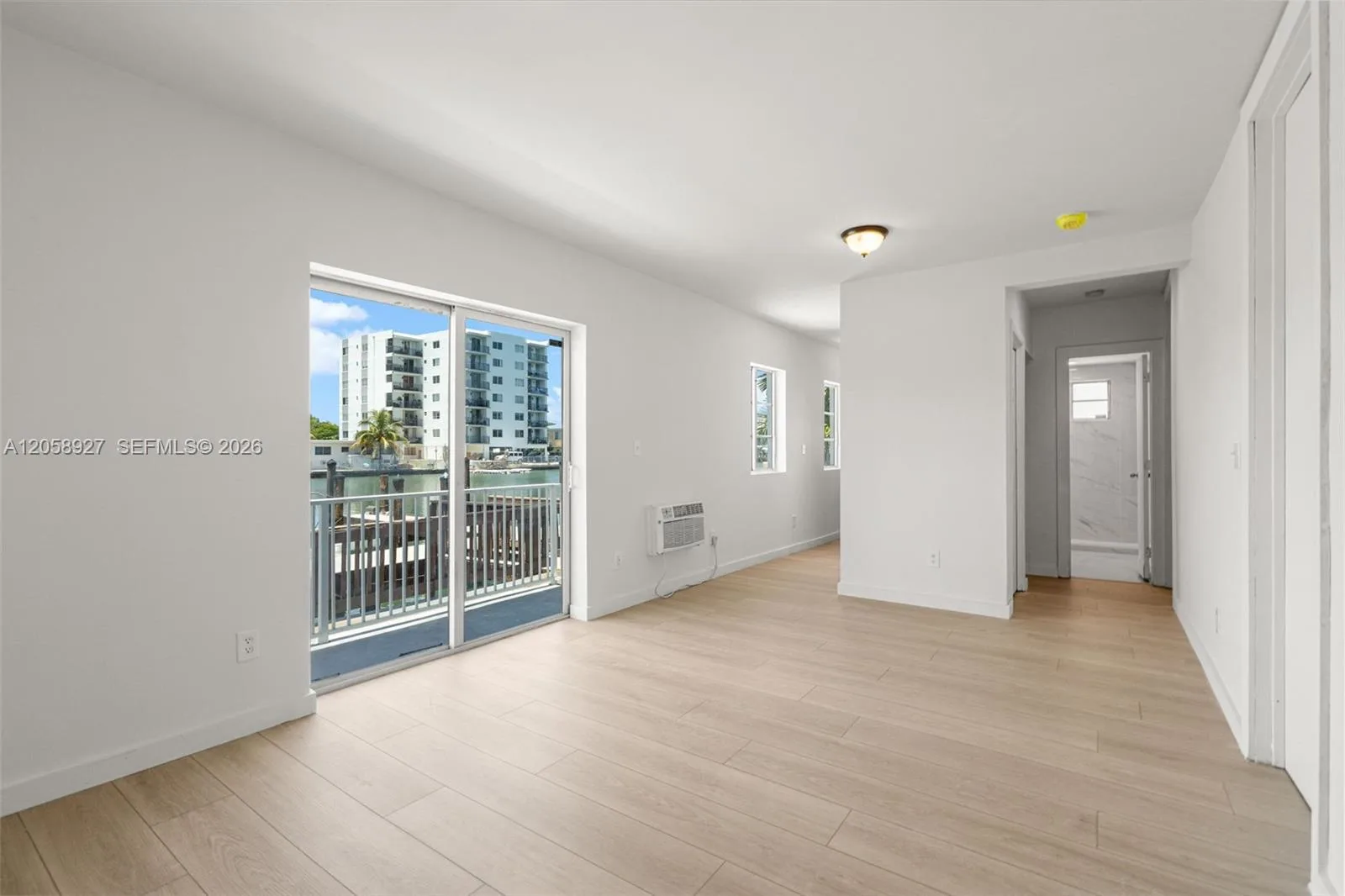 7930 Tatum Waterway Dr # S1, Miami Beach, FL 33141