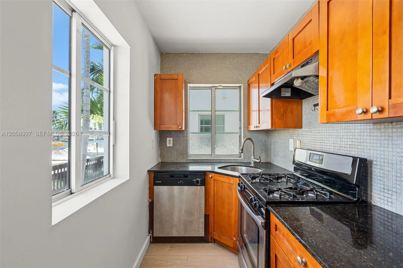7930 Tatum Waterway Dr # S1, Miami Beach, FL 33141 photo 3