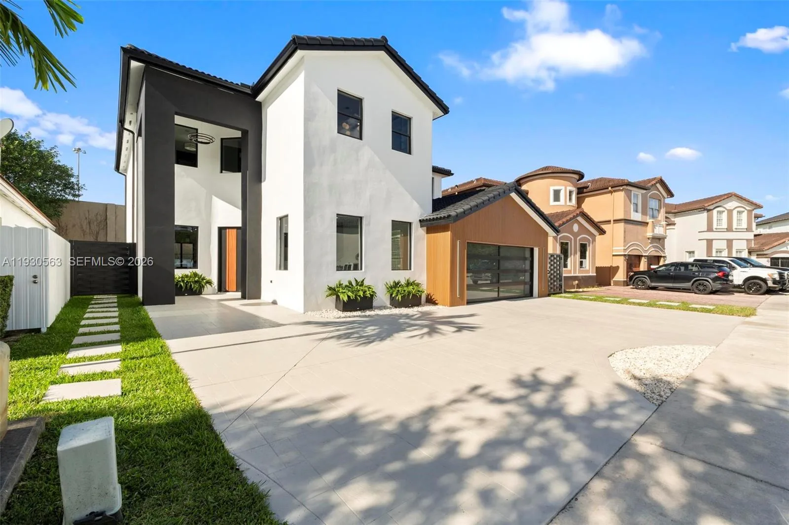 18172 NW 91st Ct, Hialeah, FL 33018