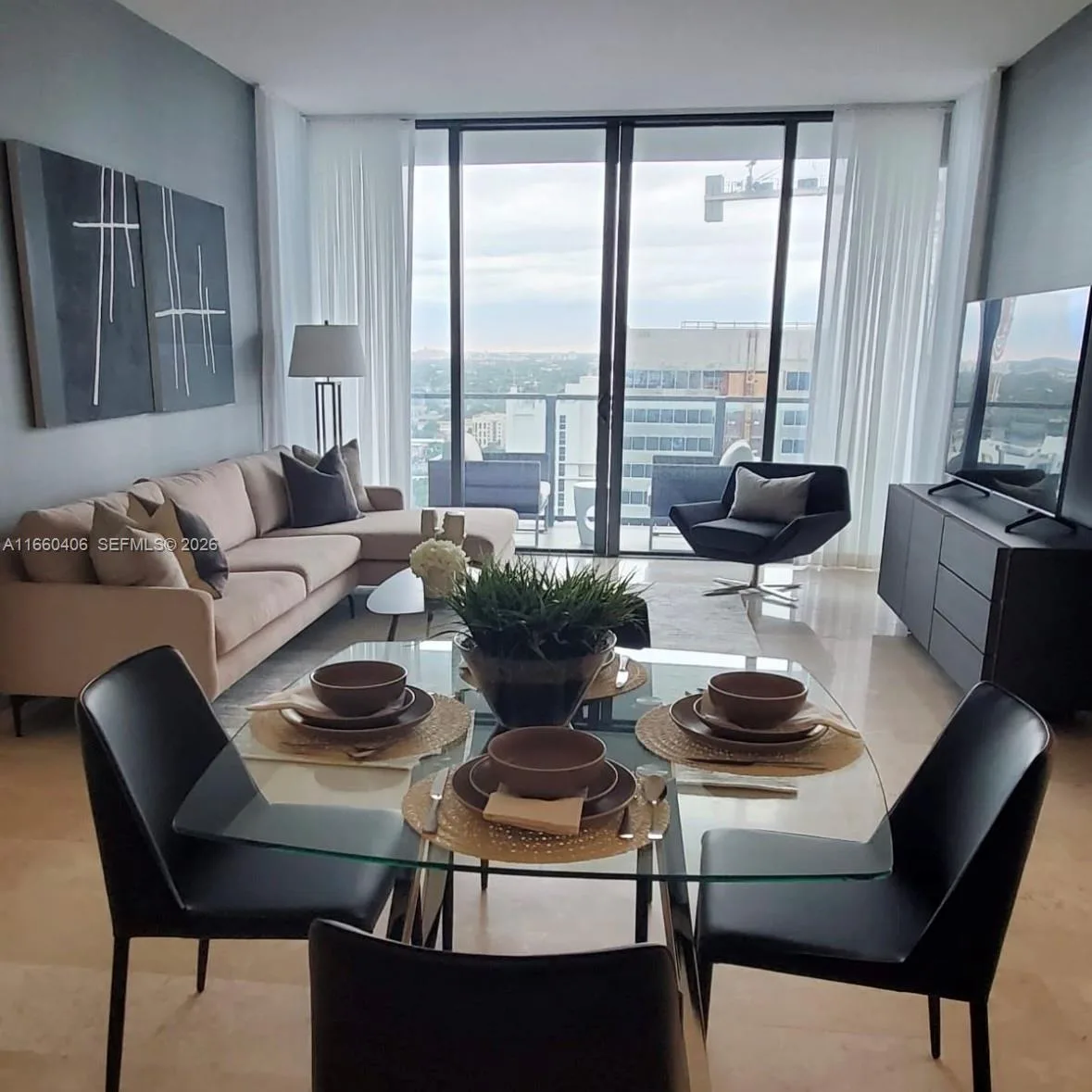 88 SW 7th St # 2004, Miami, FL 33130