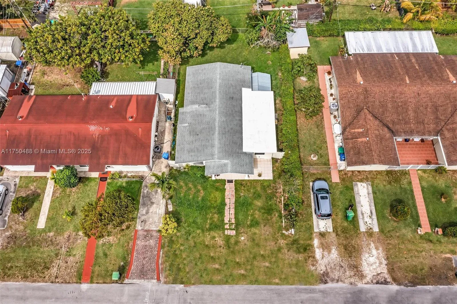 2631 NE 214th St, Miami, FL 33180 photo 3