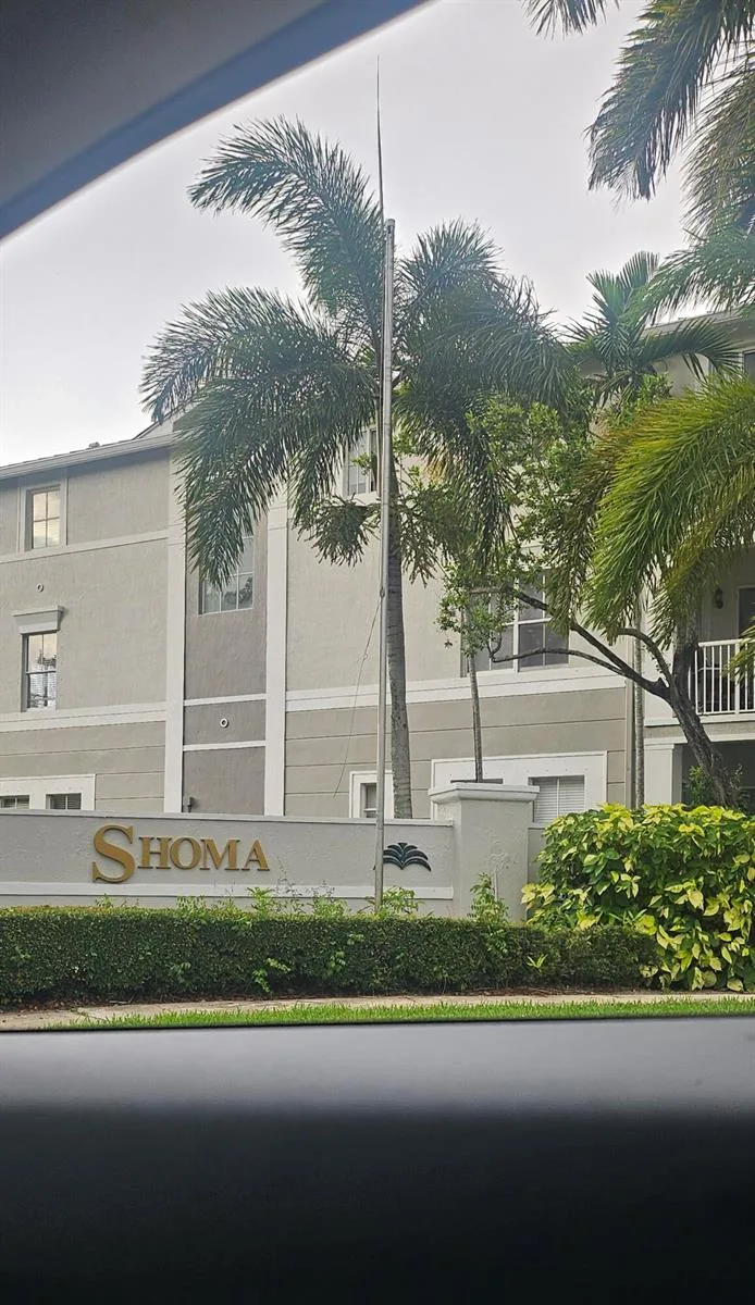 1110 E Shoma Drive E # 423, Royal Palm Beach, FL 33414