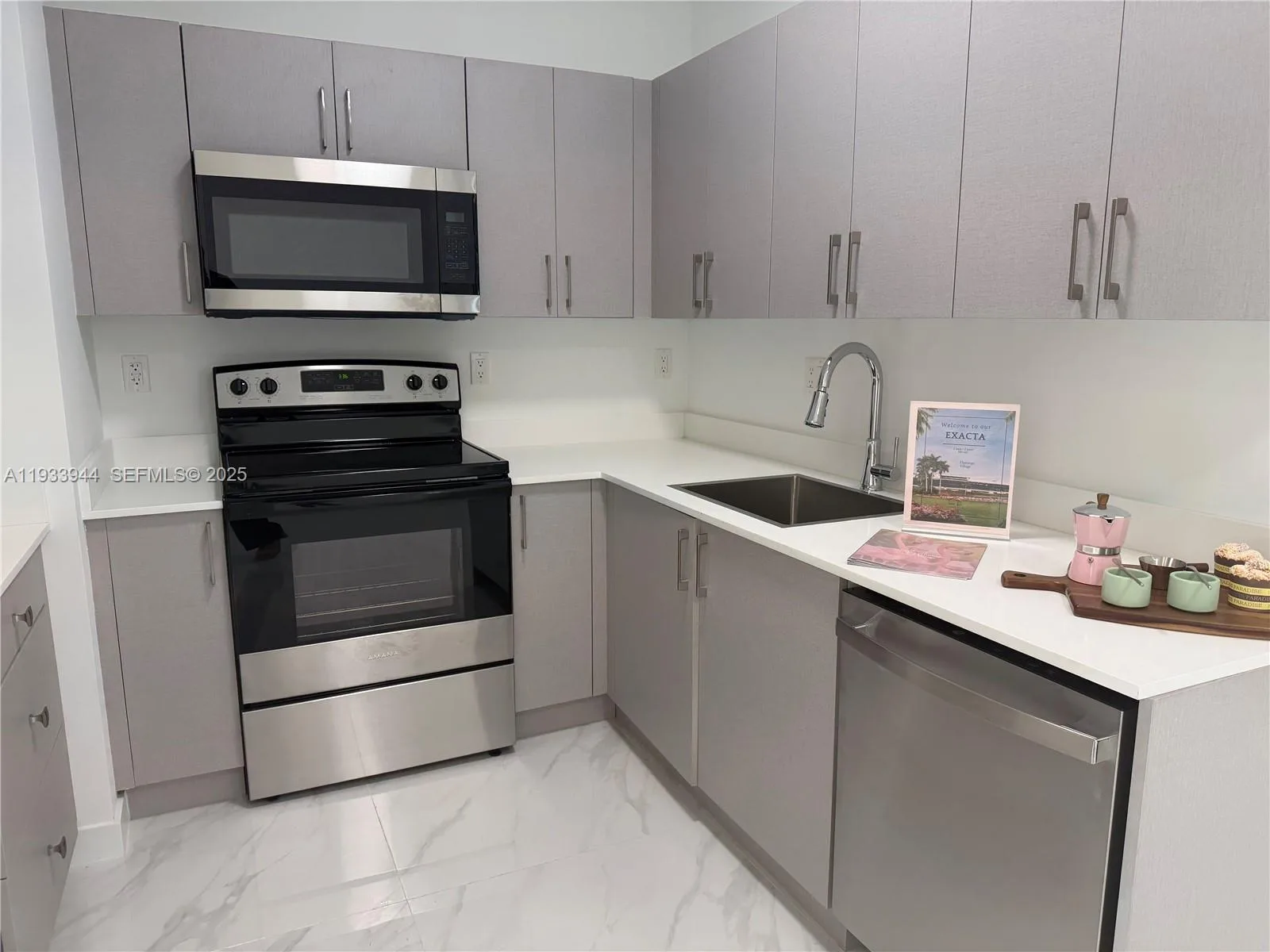 2306 E 4th ave # 303, Hialeah, FL 33013