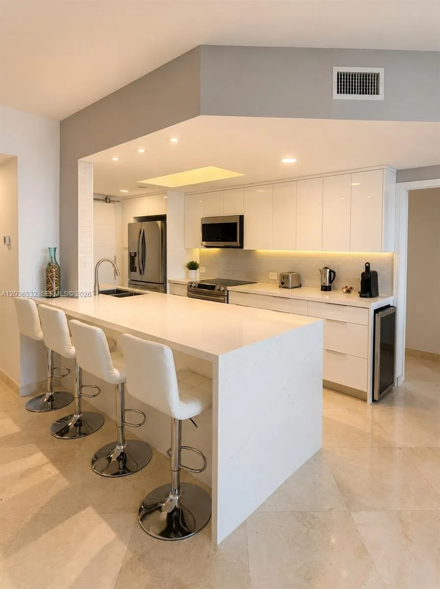 3000 NE 188th St # 604, Aventura, FL 33180 photo 12