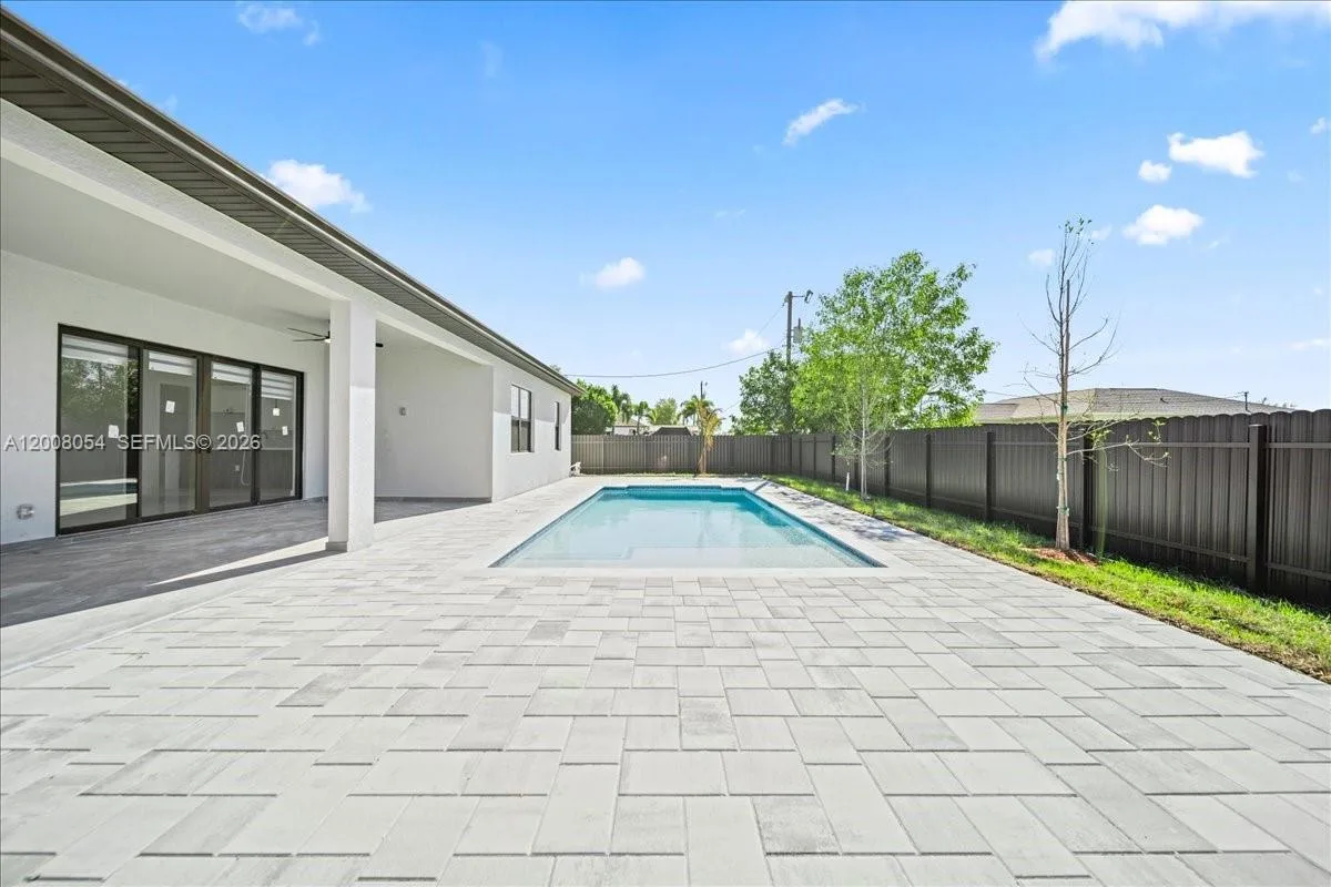 122 NE 11th Ter, Cape Coral, FL 33909 photo 5