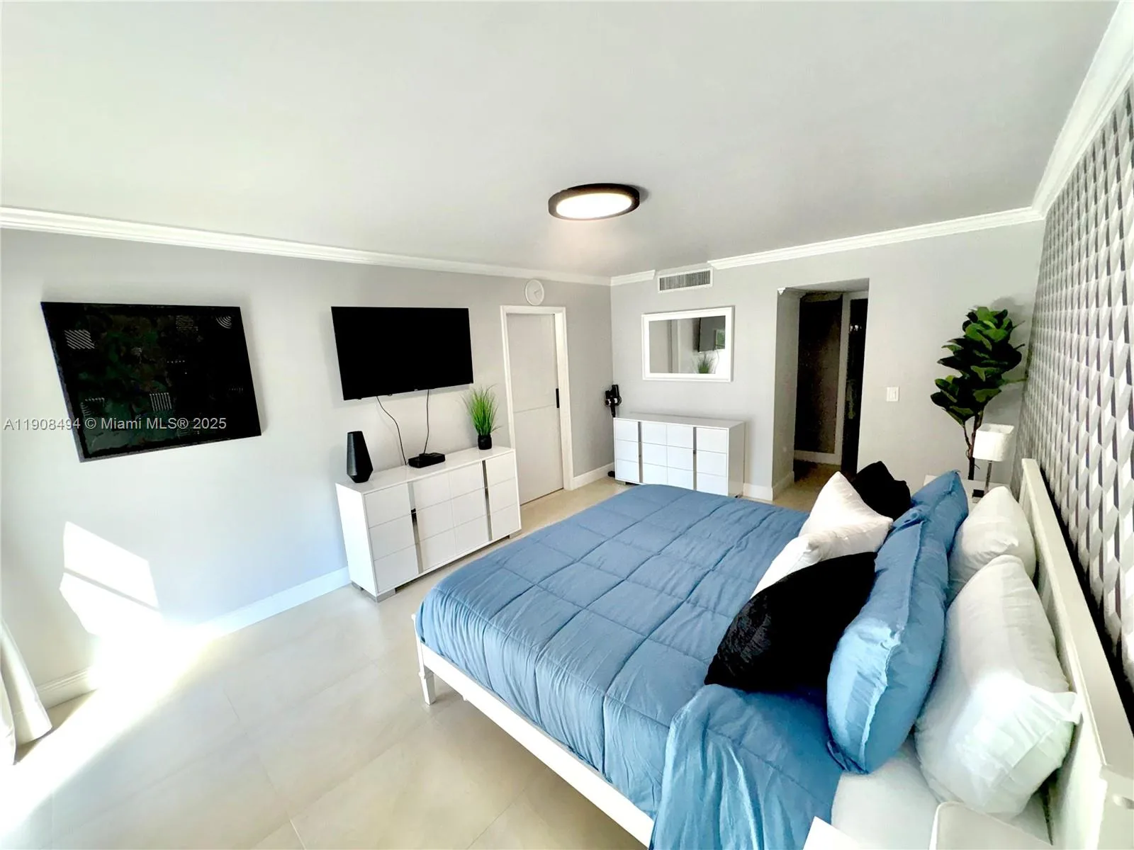20500 W Country Club Dr # 501, Aventura, FL 33180 photo 9