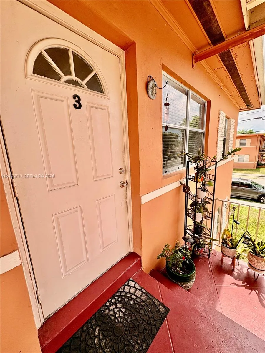 3501 SW 10th St # 1B, Miami, FL 33135