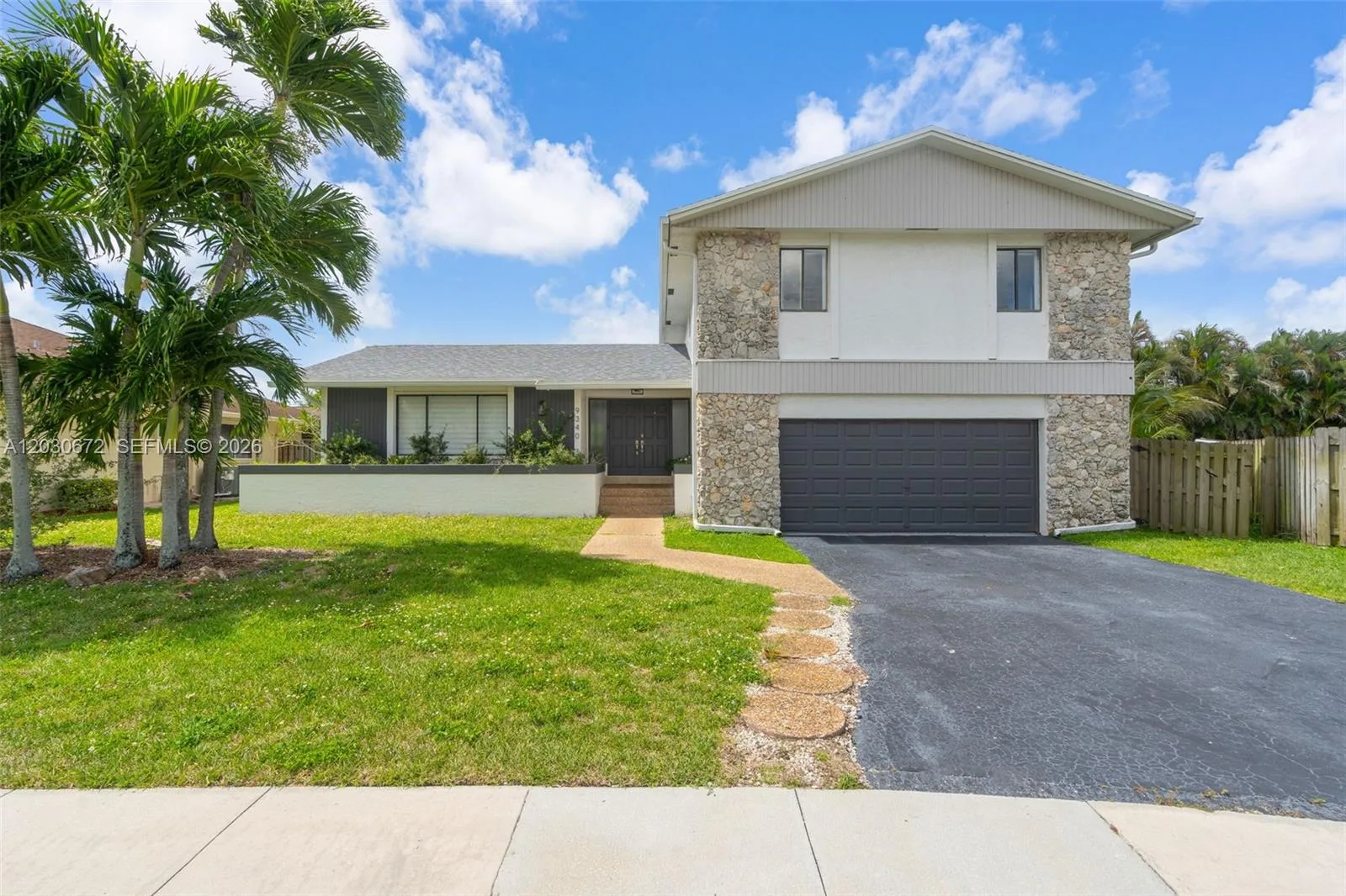 9340 NW 32nd St, Sunrise, FL 33351