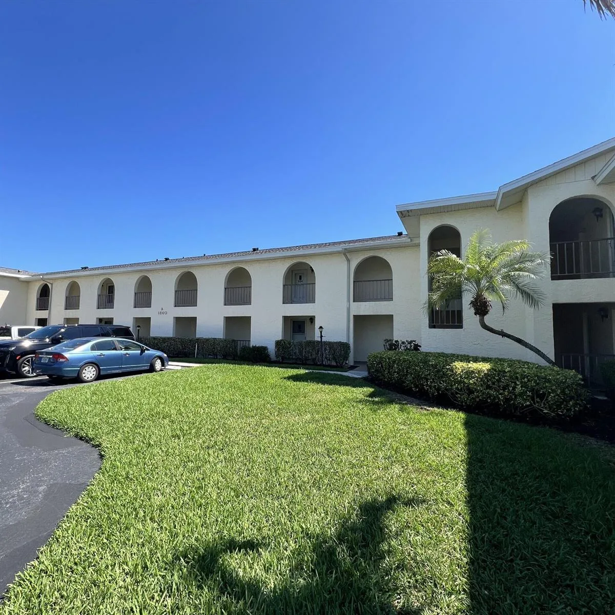 1860 Robalo Drive # 104, Vero Beach, FL 32960