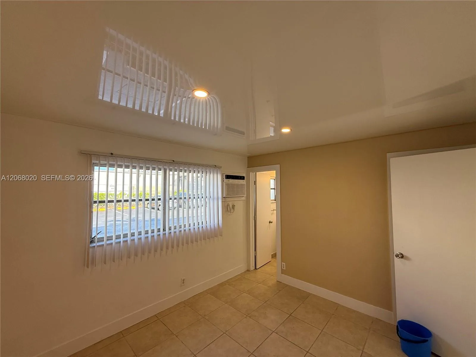 5168 NE 6th Ave # 407, Oakland Park, FL 33334 photo 2