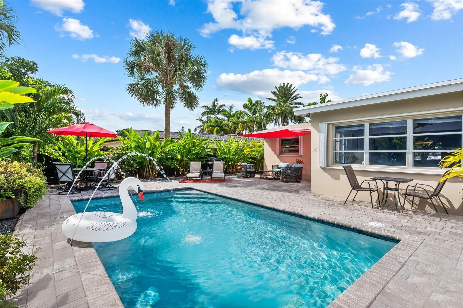 2640 NW 9th Lane, Wilton Manors, FL 33311