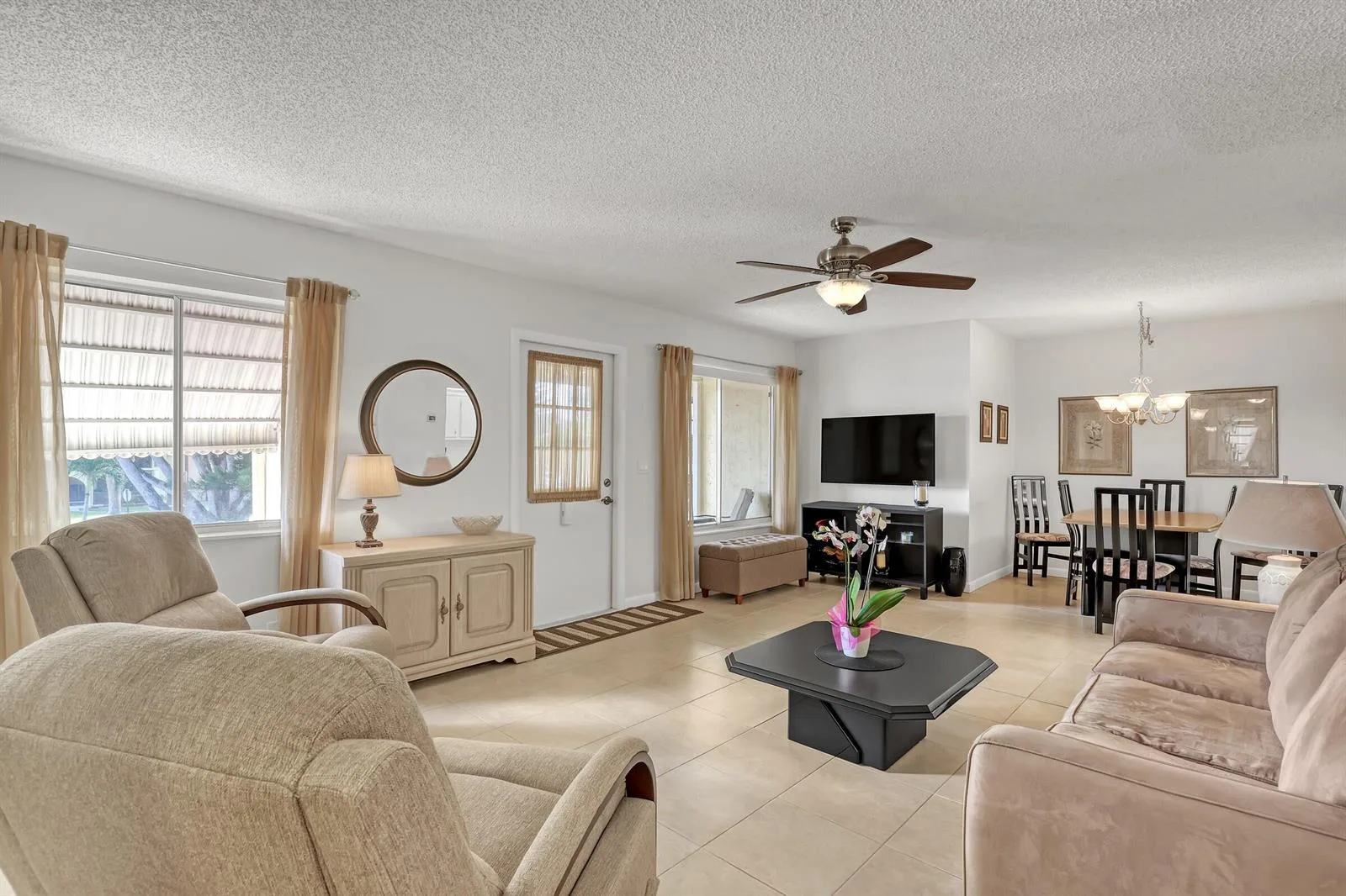337 Pine Ridge Circle # D-2, FL 33463
